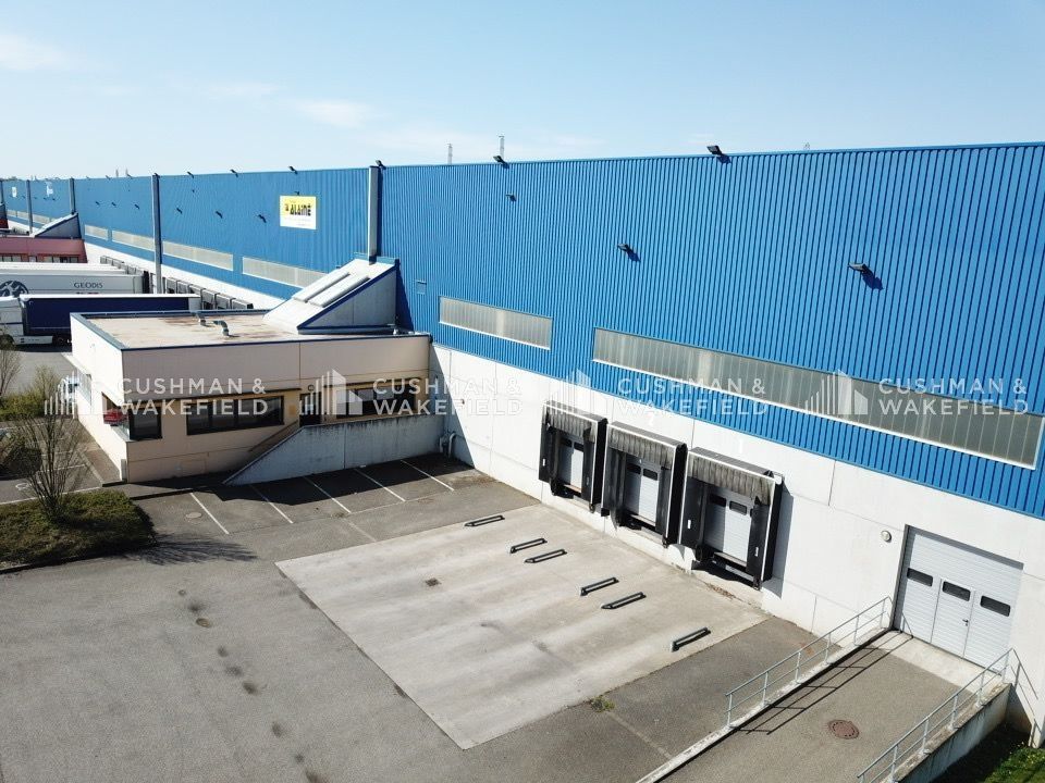 Location entrepôt 4892 m² non divisibles