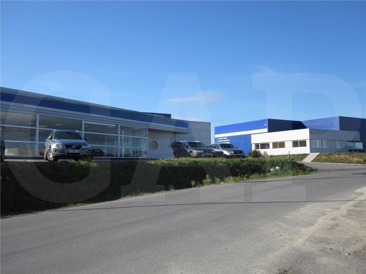 Location local 630 m² à Mellac