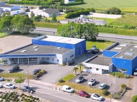 Location local 410 m² à Mellac