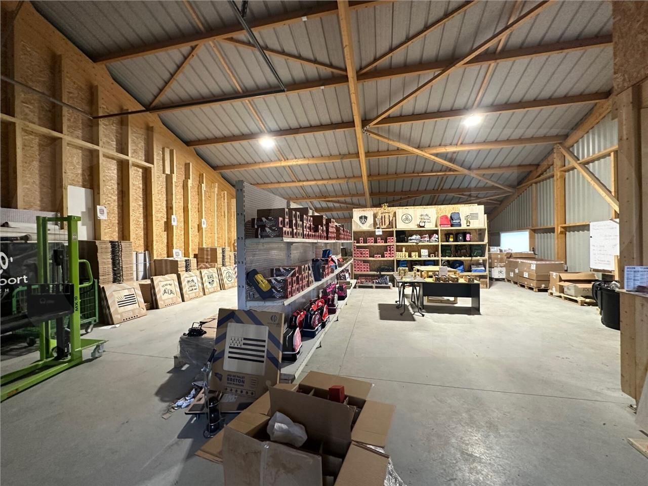 Location local 213 m² à Plélo