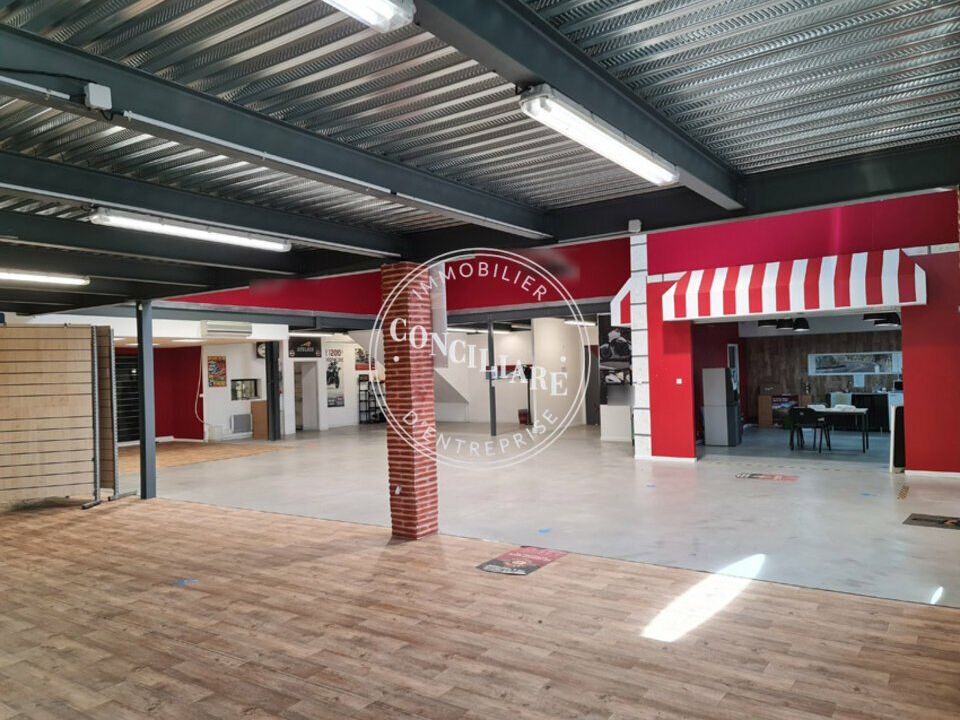 Vente local commercial 1410 m² non divisibles