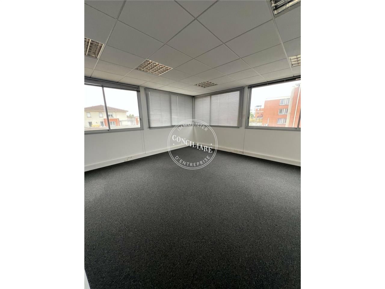 Location bureaux 269 m² non divisibles