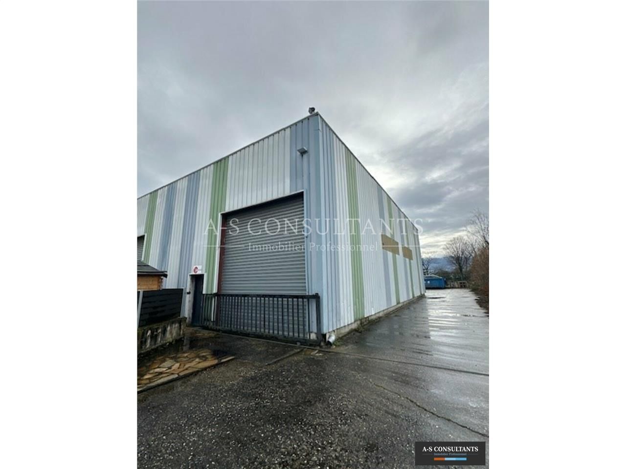 Location entrepot 380 m² non divisibles