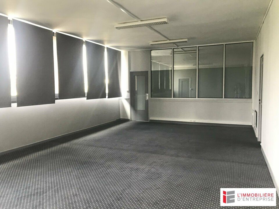 Location bureaux 200 m² non divisibles
