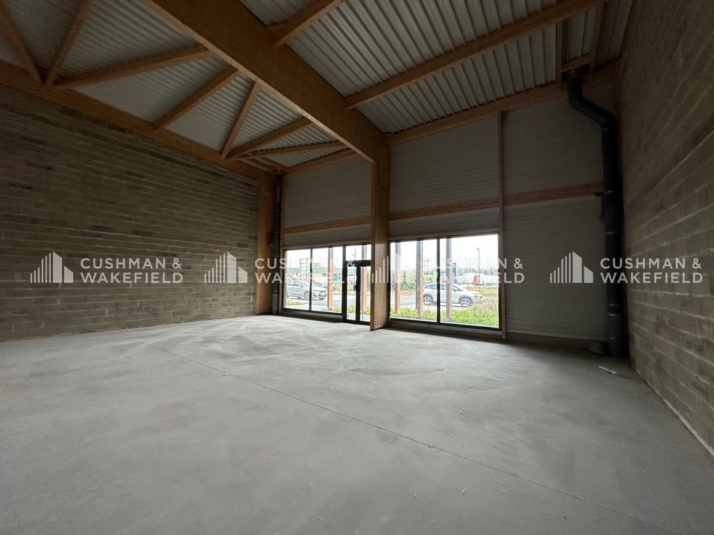 Vente locaux commerciaux 360 m² non divisibles