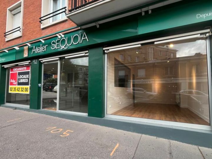 Location local commercial 121 m² non divisibles