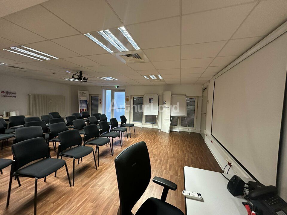 A VENDRE Bureaux ERP & PMR en cœur de Strasbourg – Opportunité rare en Petite France