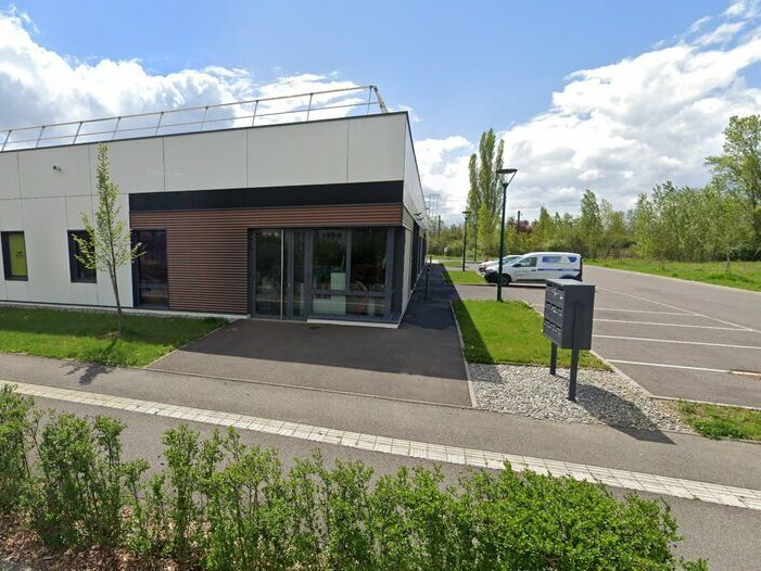 Location local d''activites 458.5 m² divisibles à partir de 96.5 m²