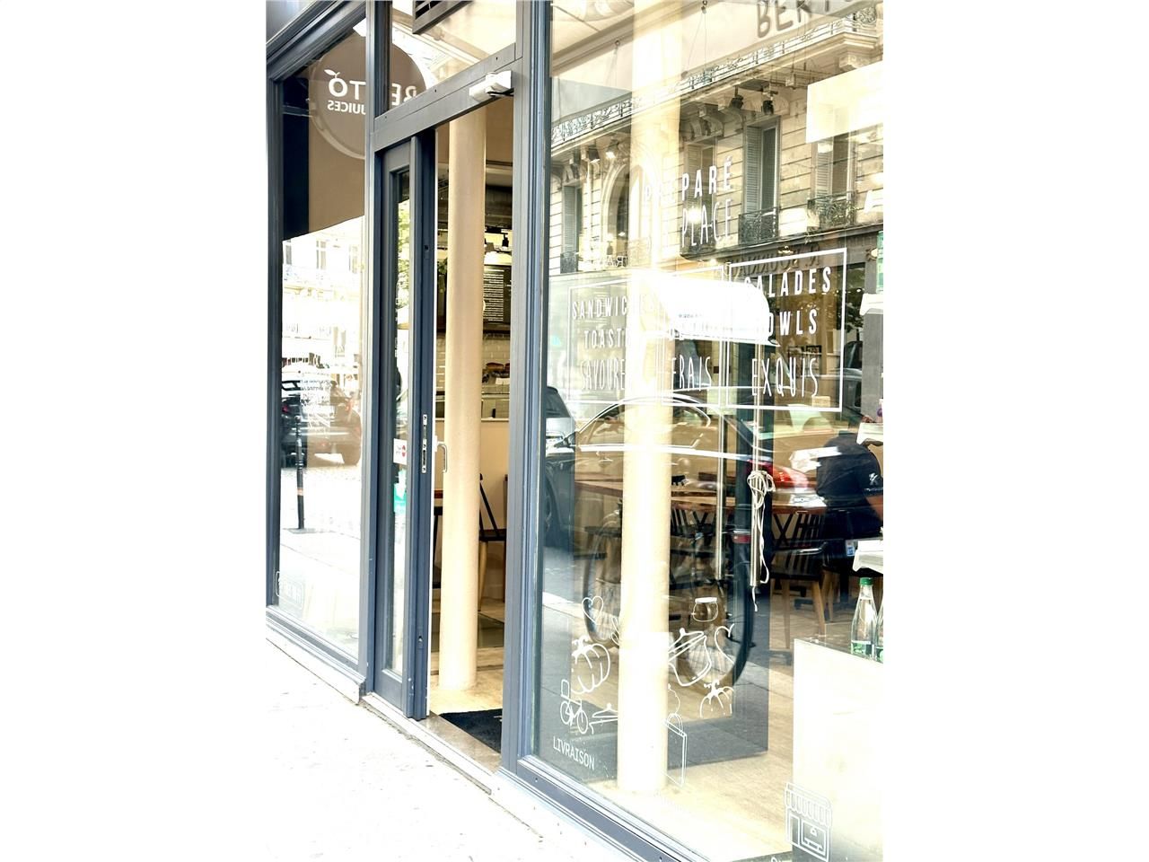 Location boutique 70 m² à Paris