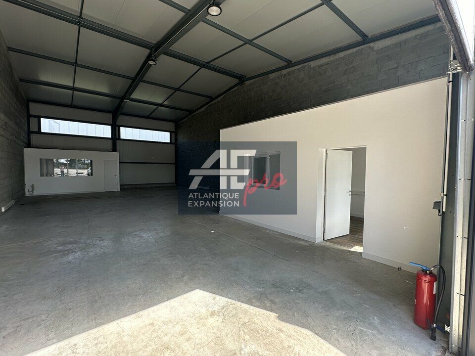 Location local d''activites 190 m² non divisibles