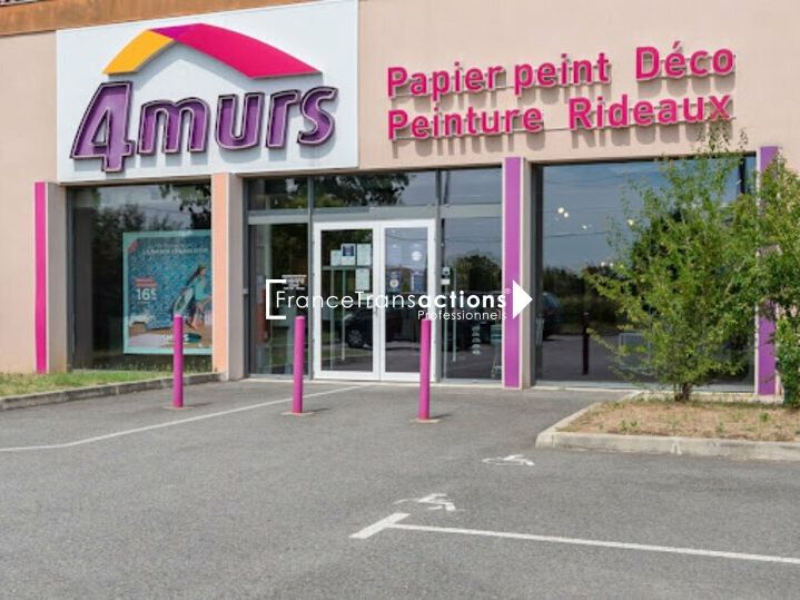 Vente local commercial 663 m² non divisibles