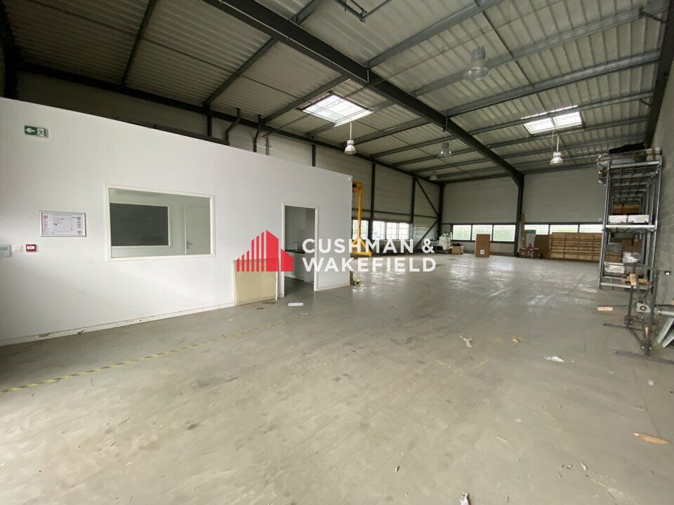 Location local d''activites 290 m² non divisibles