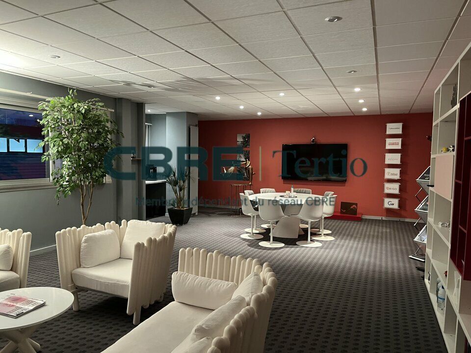 ESPACE SHOWROOM ET BUREAUX - SAINT CYR SUR LOIRE