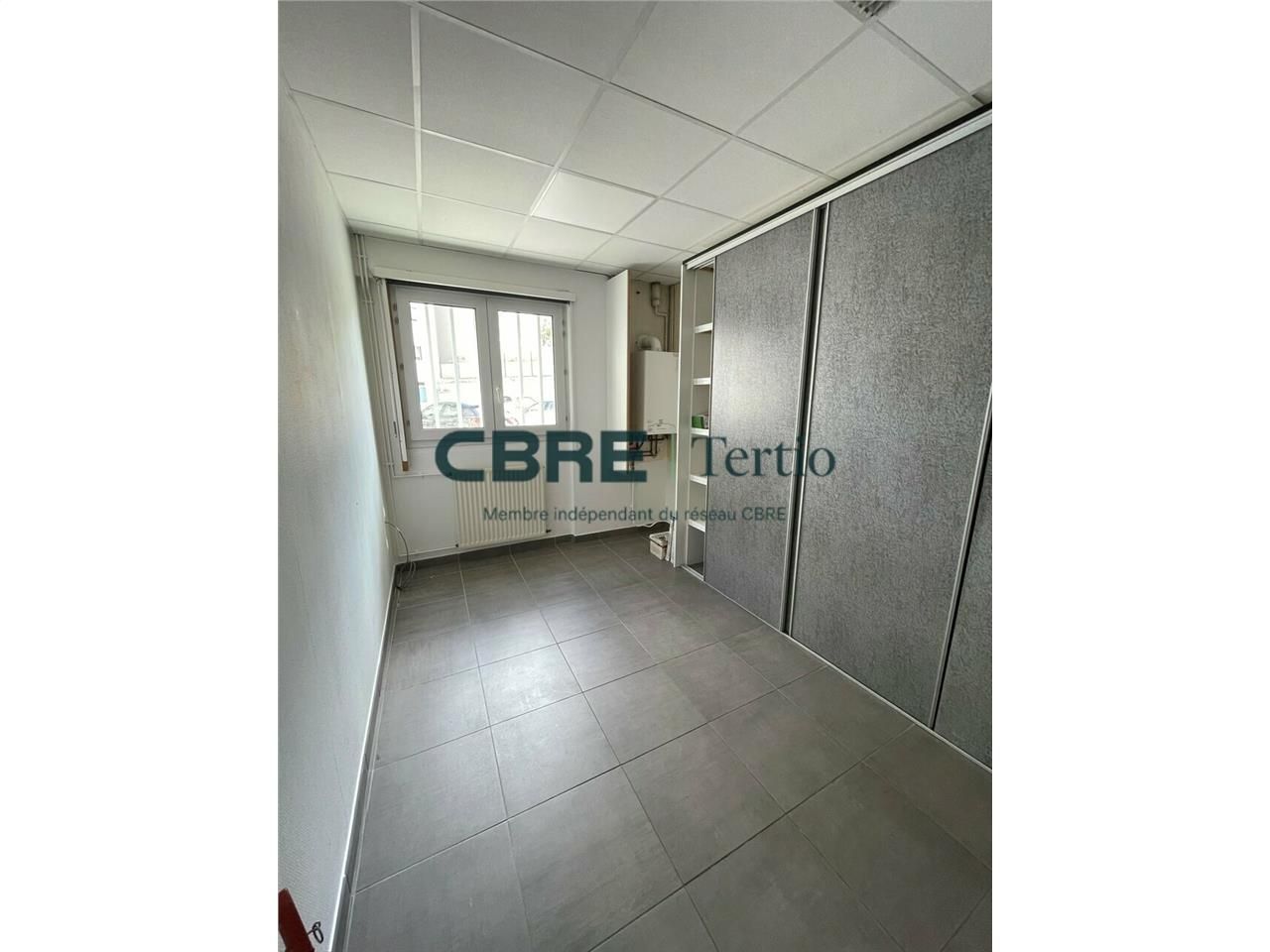 TOURS ALOUETTE / Bureaux avec vitrine