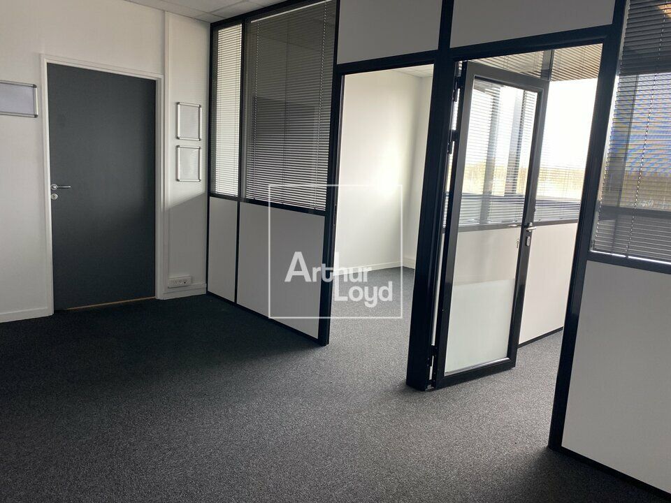 LIEUSAINT PETITS BUREAUX A LOUER