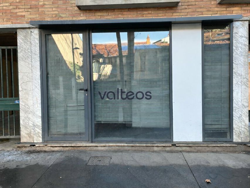 Location local commercial 67 m² non divisibles