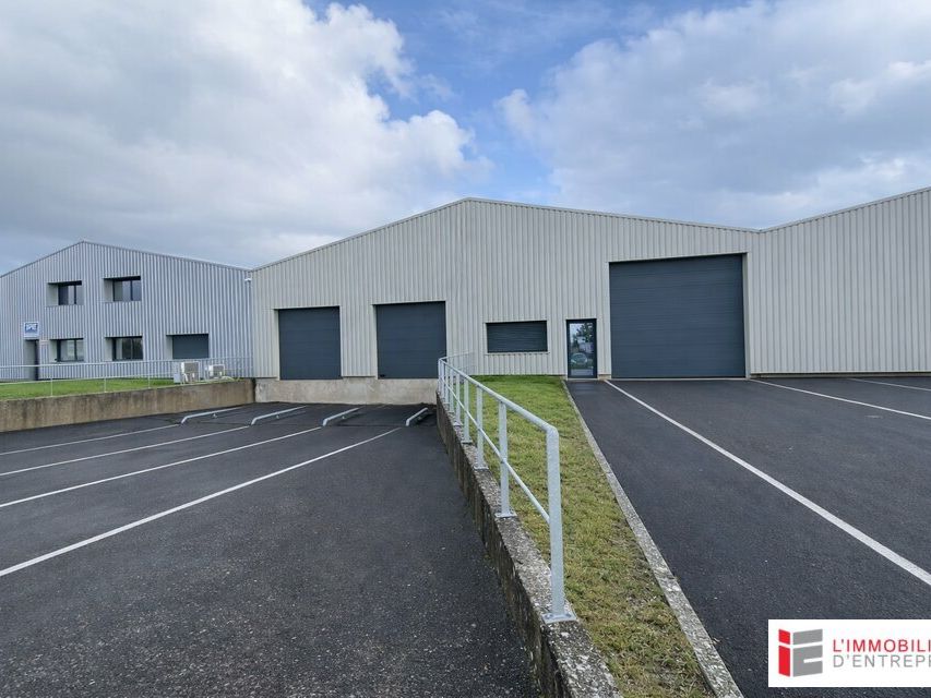 Location local d''activites 1900 m² non divisibles