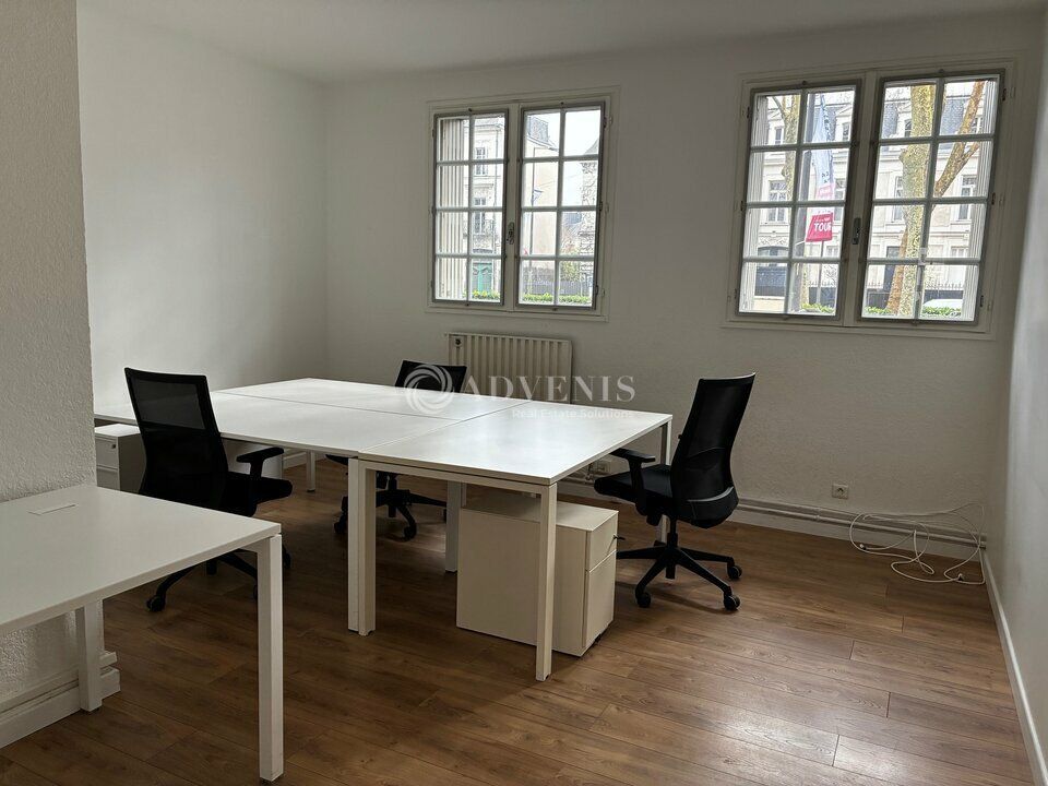 Bureaux d'environ 65 m² à louer en centre ville de Tours 