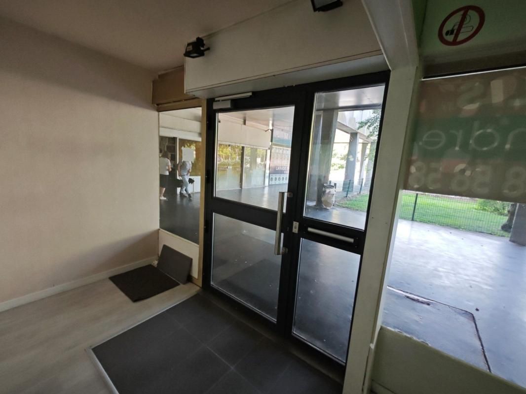 Vente local commercial 62 m² non divisibles