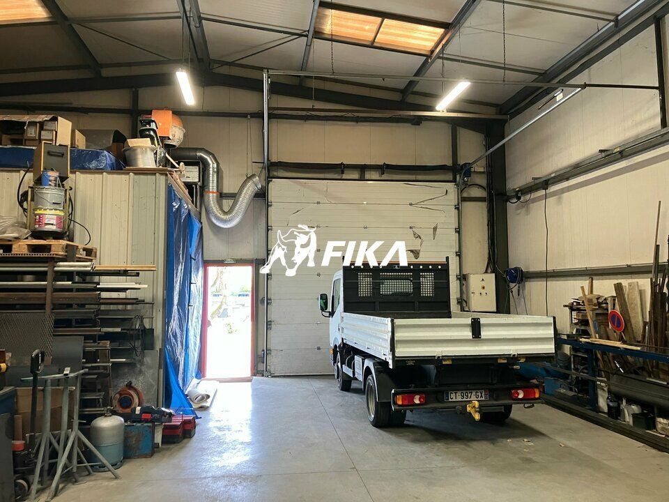 Vente local d''activites 420 m² non divisibles