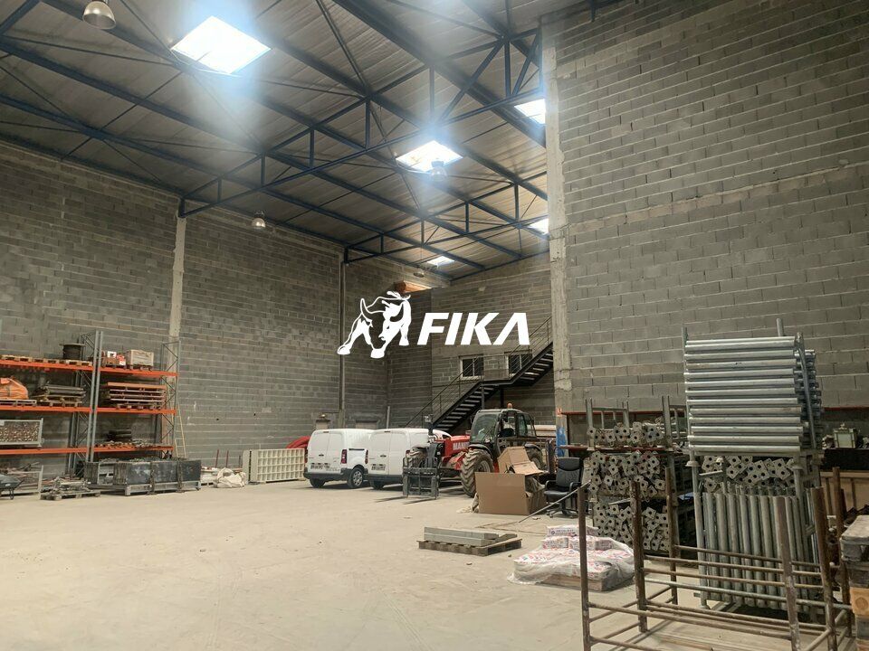 Vente local d''activites 1217 m² non divisibles