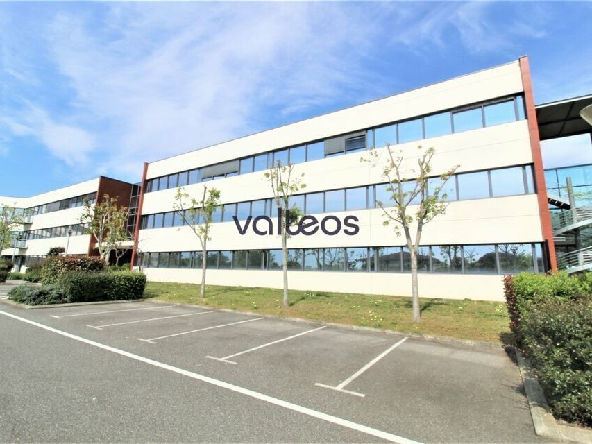 Location bureaux 964 m² divisibles à partir de 400 m²