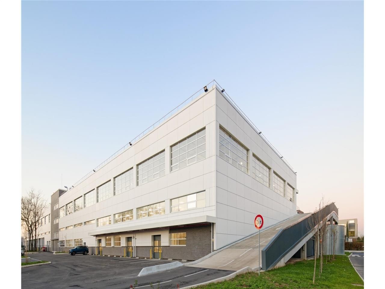 Location local 6300 m² à Gennevilliers