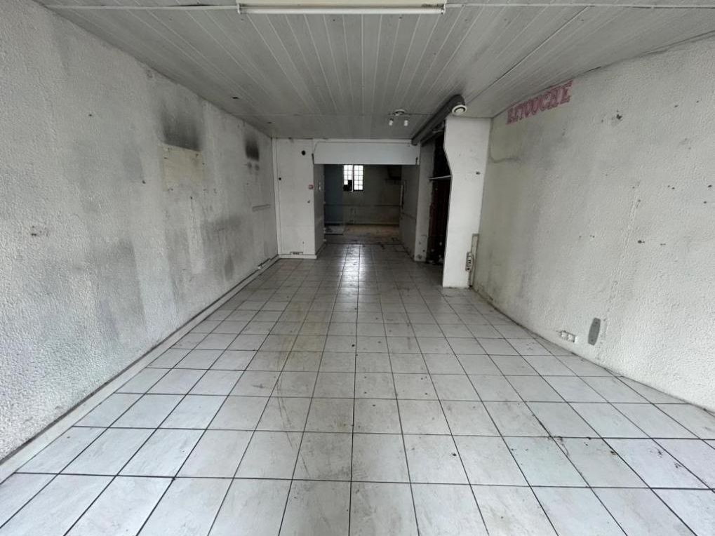 Location local commercial 100 m² non divisibles