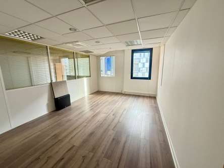Location bureaux 78 m² non divisibles