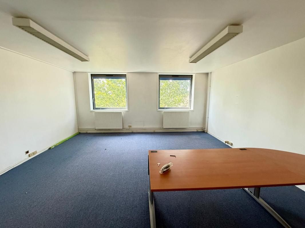 Location bureaux 31 m² non divisibles