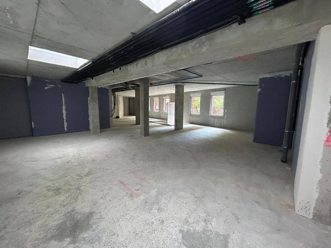 Location local commercial 150 m² non divisibles