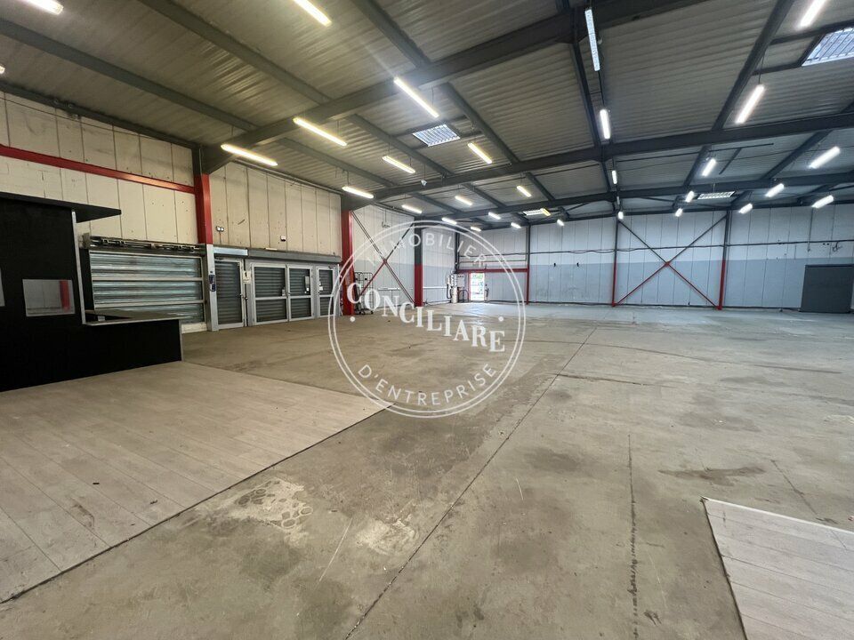 Location entrepot 774 m² non divisibles