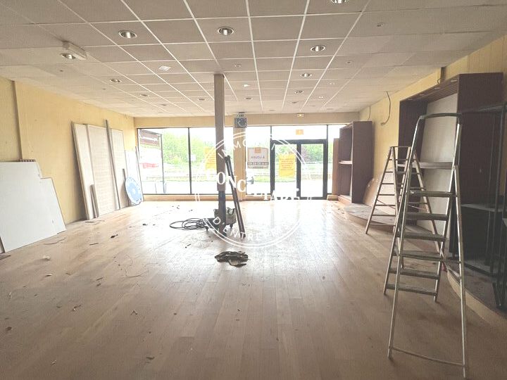 Location local commercial 460 m² non divisibles