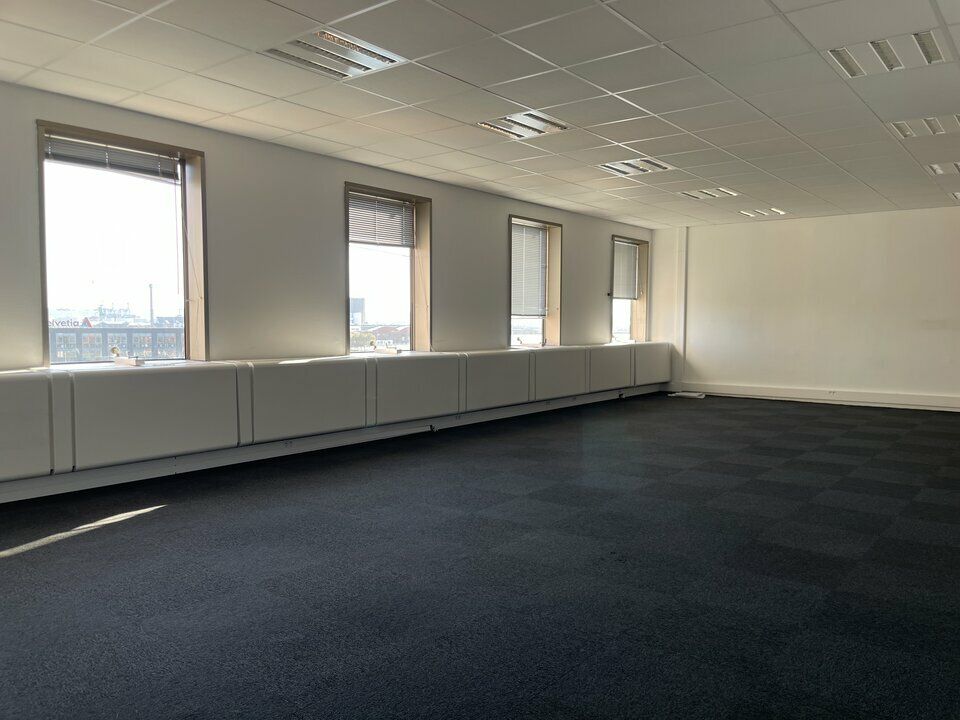 Location bureaux 100 m² non divisibles