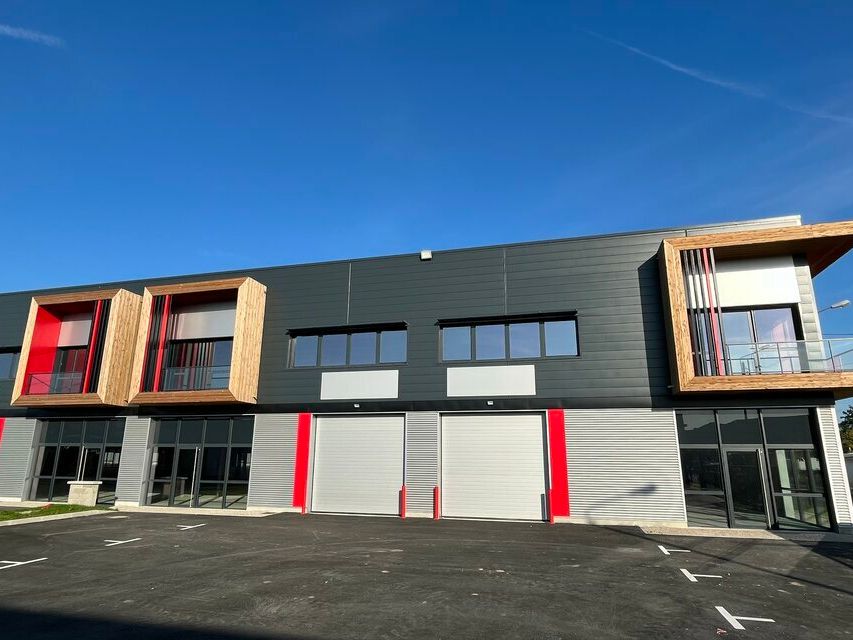 Location local d''activites 720 m² non divisibles