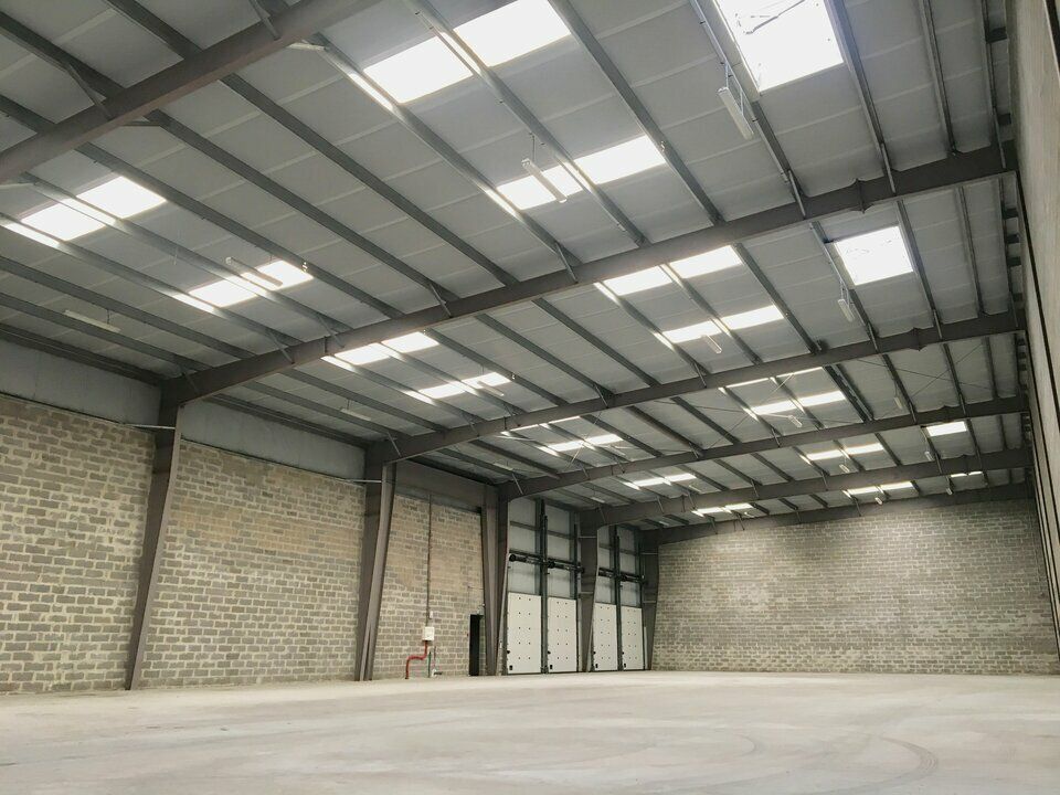 Location entrepot 1217 m² non divisibles