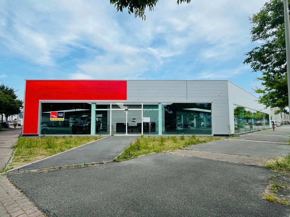 Location local d''activites 1402 m² non divisibles