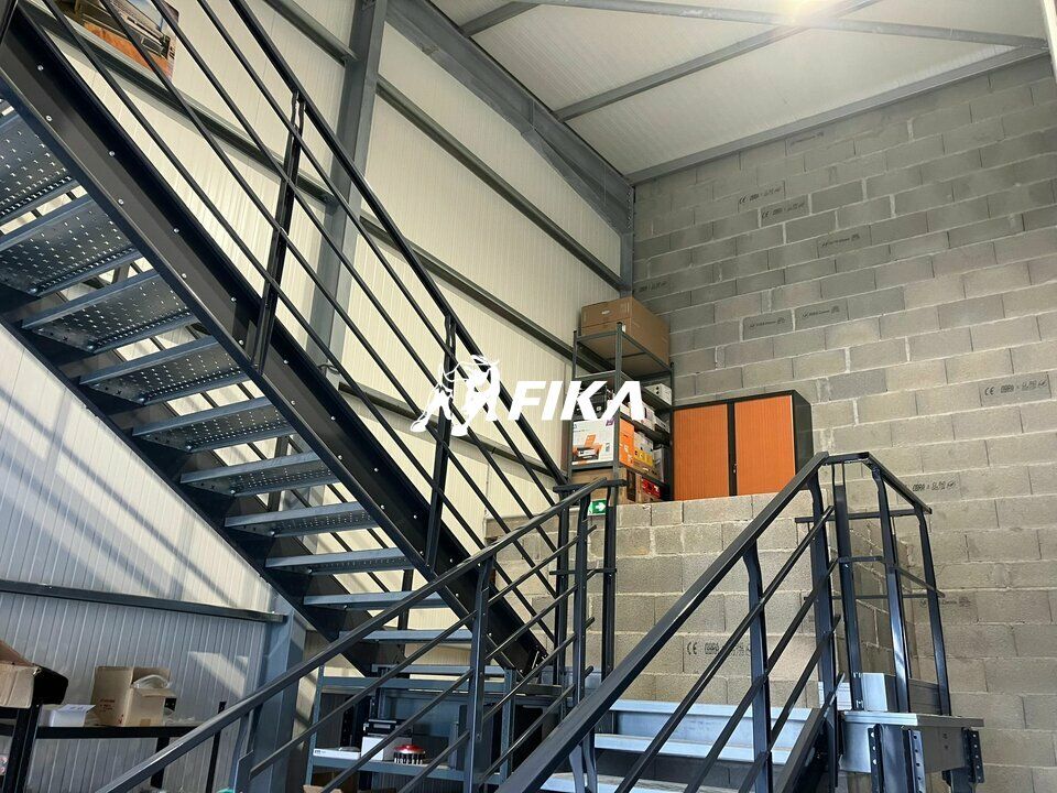 A VENDRE LOCAL D'ACTIVITE 135 m² - 31320