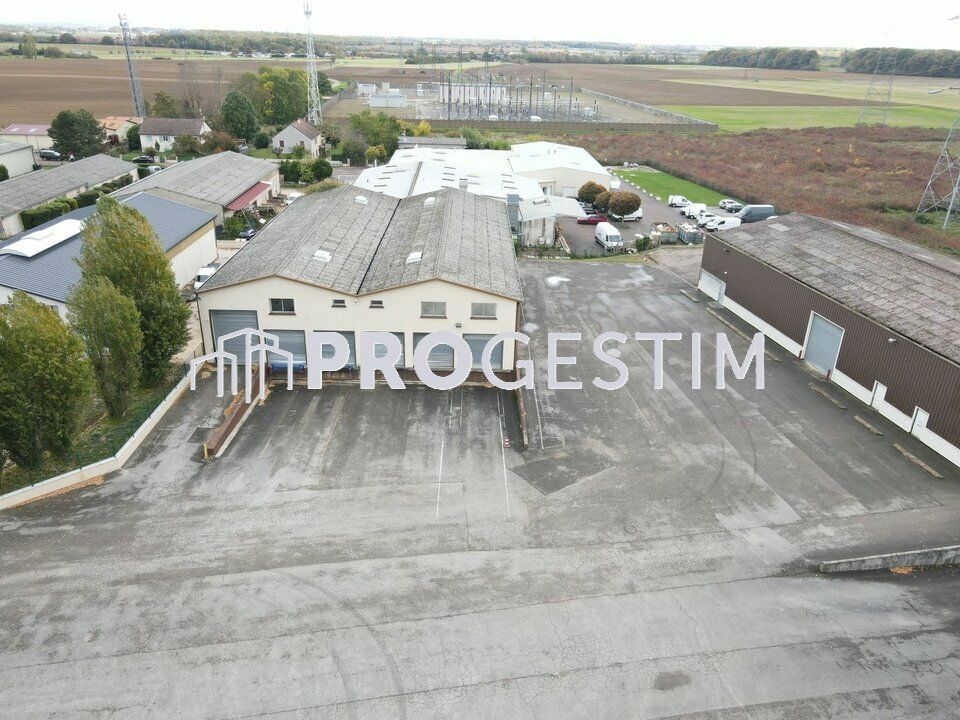 A LOUER - ENTREPOT DE STOCKAGE - 875 m²