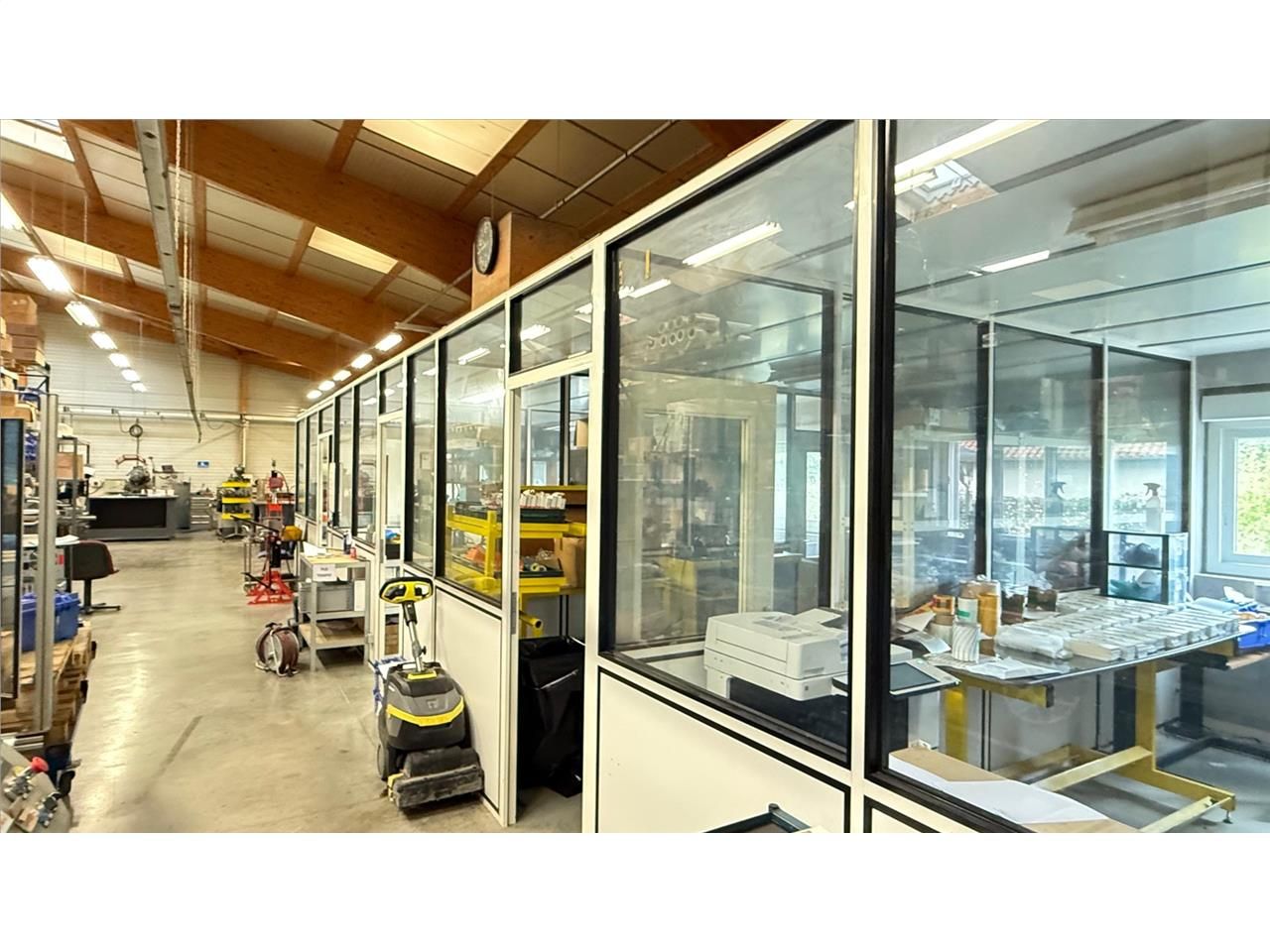 Vente entrepots 1579 m² non divisibles