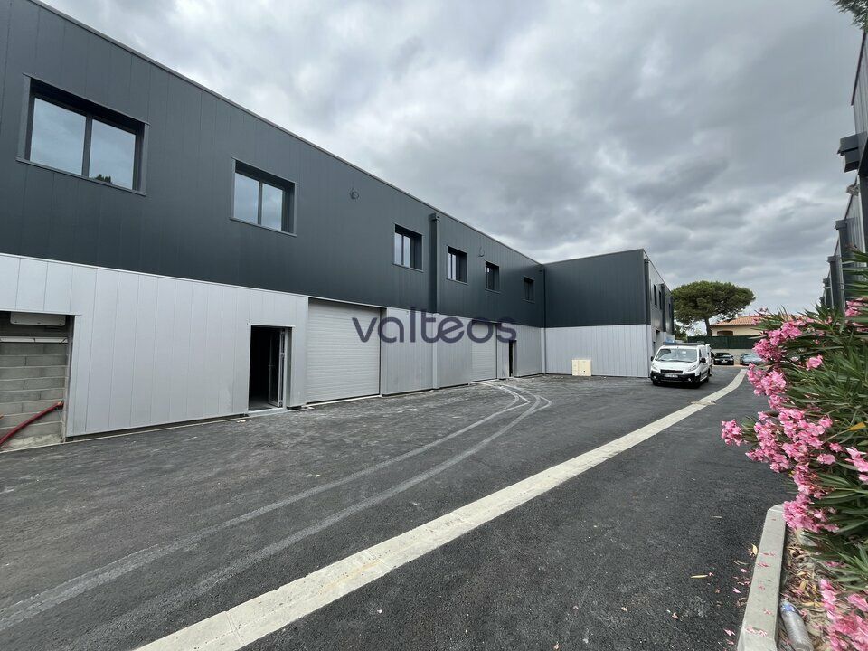Location local d''activites 265 m² non divisibles