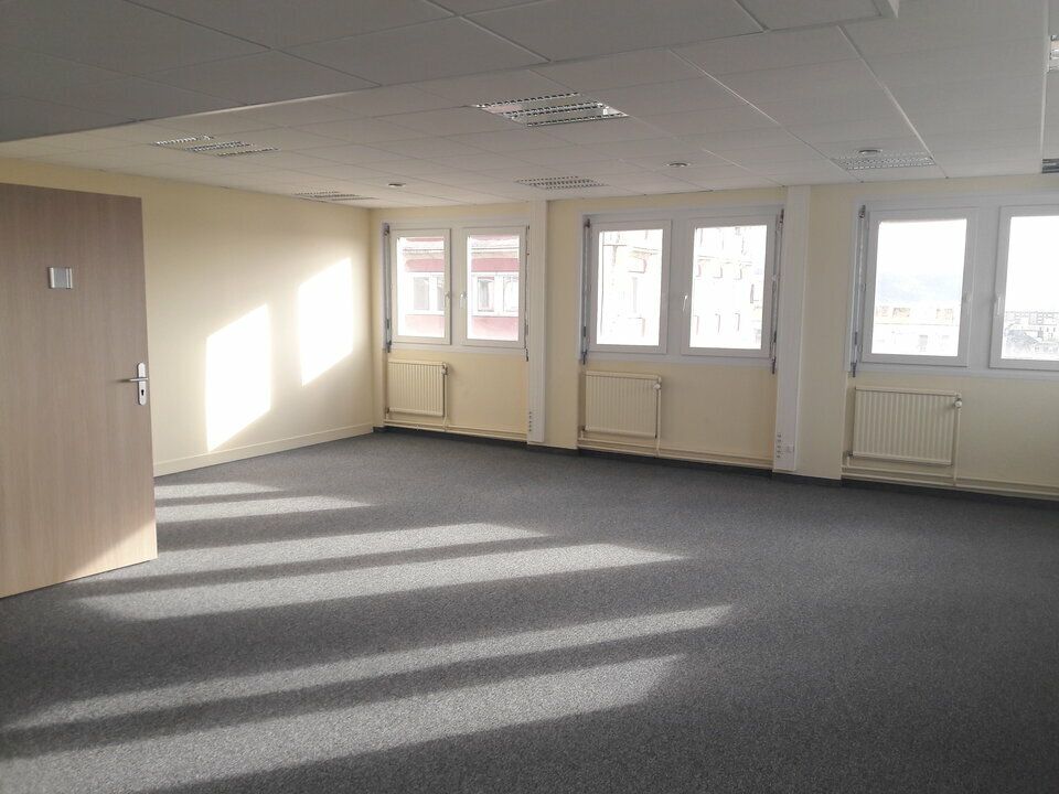 IMMEUBLE DE BUREAUX EXCELLEMENT PLACE PRES DU CENTRE SAINT SEVER.