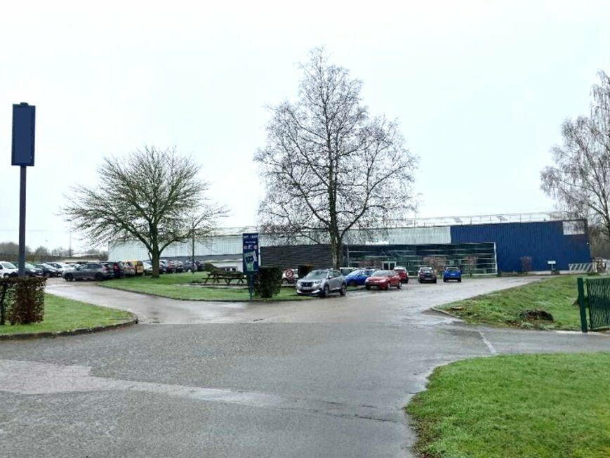 Vente local d''activites 8344 m² non divisibles