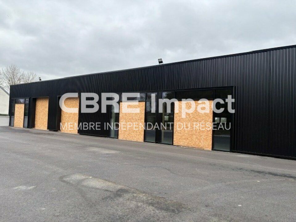 Location local d''activites 300 m² non divisibles