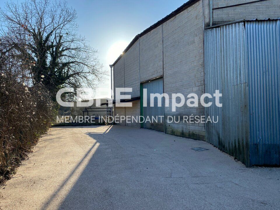 A VENDRE - 450M² - LONGVIC