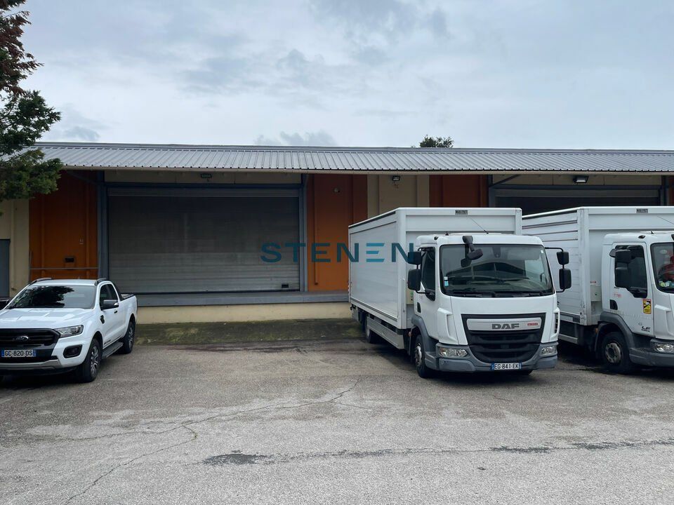 Location local d''activites 1700 m² non divisibles
