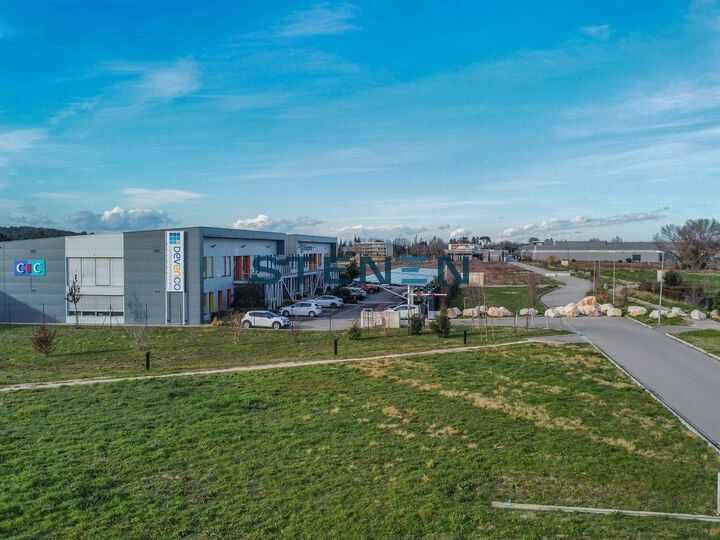 Location bureaux 320 m² non divisibles