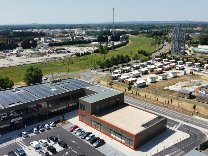 Location local commercial 581 m² divisibles à partir de 153 m²