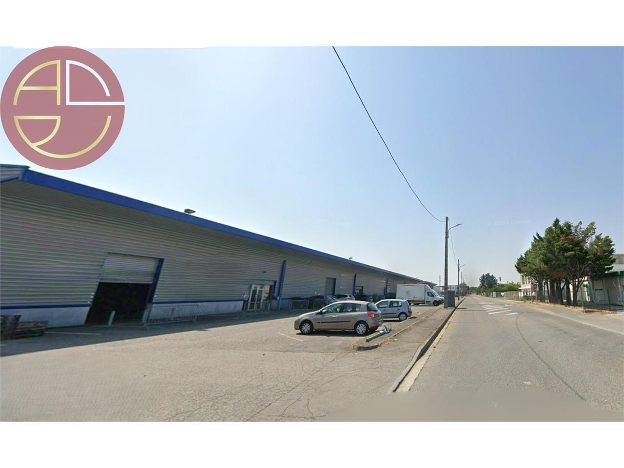 Location local commercial 458 m² à TOULOUSE