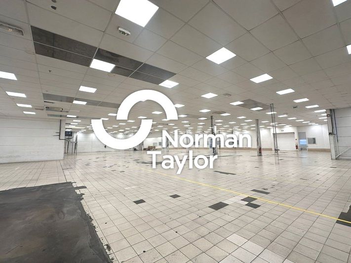 Vente local d''activites 4000 m² divisibles à partir de 1800 m²